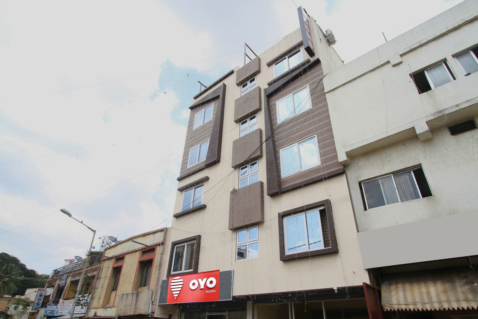 Hotel O Golden Inn Near Cubbon Park Bangalore Exterior photo